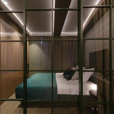 Orange Apartment *